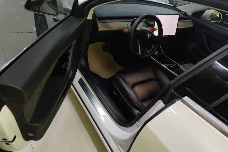 Used Tesla Model 3 2019 Standard Range Rear-Wheel Drive Upgraded Version (60 kWh) Interior 3