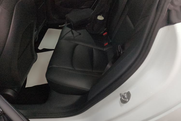 Used Tesla Model 3 2019 Standard Range Rear-Drive Upgraded Version Interior 4