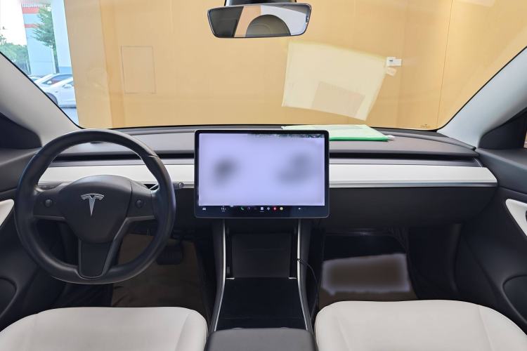 Used Tesla Model 3 2019 Long-Range Rear-Wheel-Drive Version Interior 4