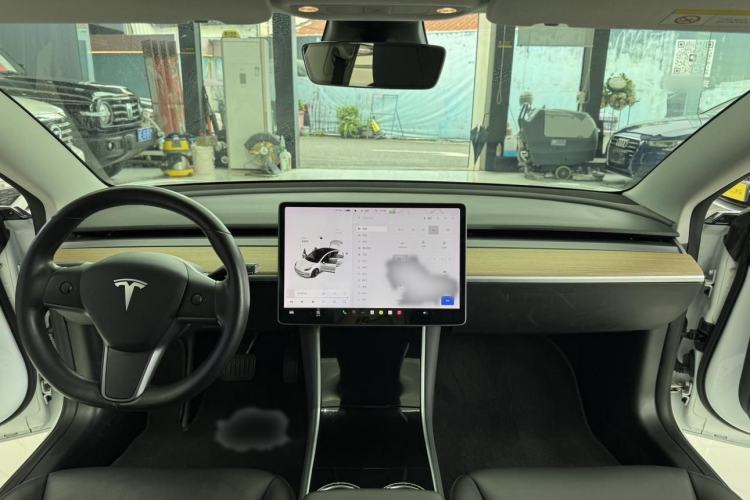 Used Tesla Model 3 2019 Long-Range Rear-Wheel-Drive Version Interior 4