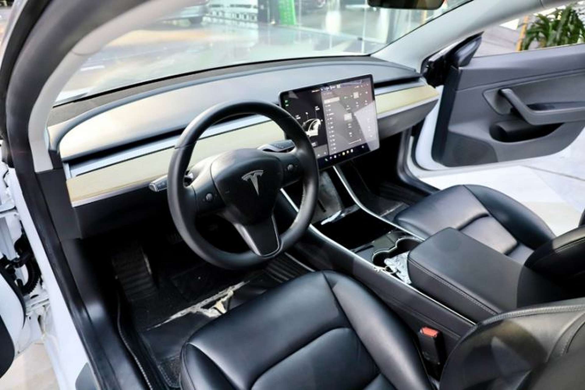 Used Tesla Model 3 2019 Standard Range Rear-Wheel Drive Upgraded Version (52 kWh) Interior 4