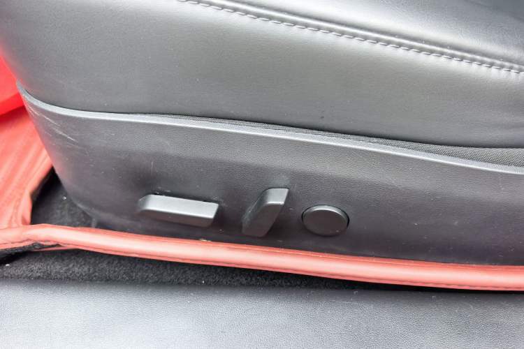 Used Tesla Model 3 2019 Standard Range Rear-Drive Upgraded Version Interior 5