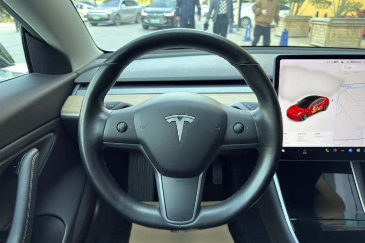 Used Tesla Model 3 2019 Long-Range Rear-Wheel-Drive Version Interior 5