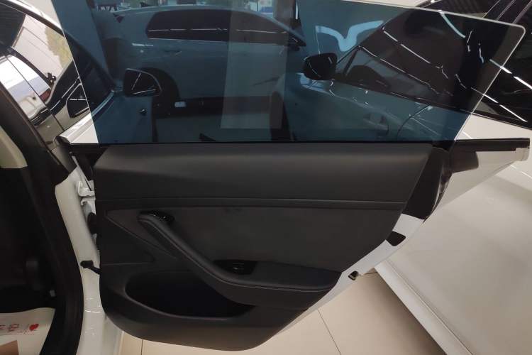 Used Tesla Model 3 2019 Standard Range Rear-Wheel Drive Upgraded Version (52 kWh) Interior 6