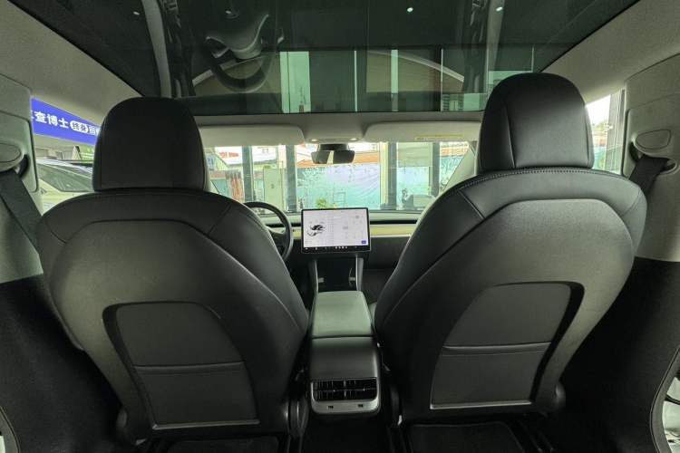 Used Tesla Model 3 2019 Long-Range Rear-Wheel-Drive Version Interior 7
