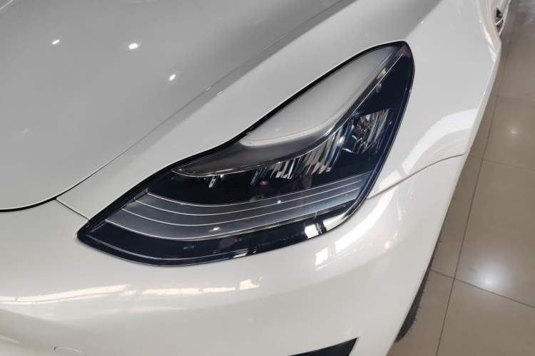 Used Tesla Model 3 2019 Standard Range Rear-Wheel Drive Upgraded Version (52 kWh) Left Front Headlight
