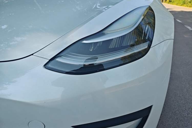 Used Tesla Model 3 2019 Standard Range Rear-Wheel Drive Upgraded Version (52 kWh) Left Front Headlight