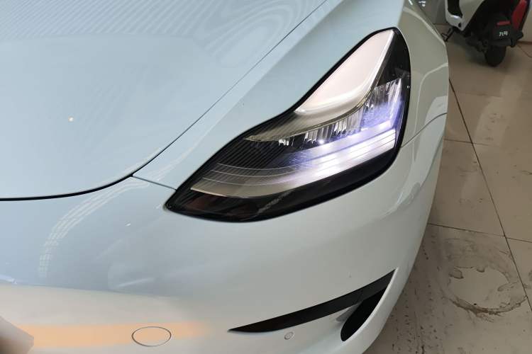 Used Tesla Model 3 2019 Standard Range Rear-Wheel Drive Upgraded Version (52 kWh) Left Front Headlight