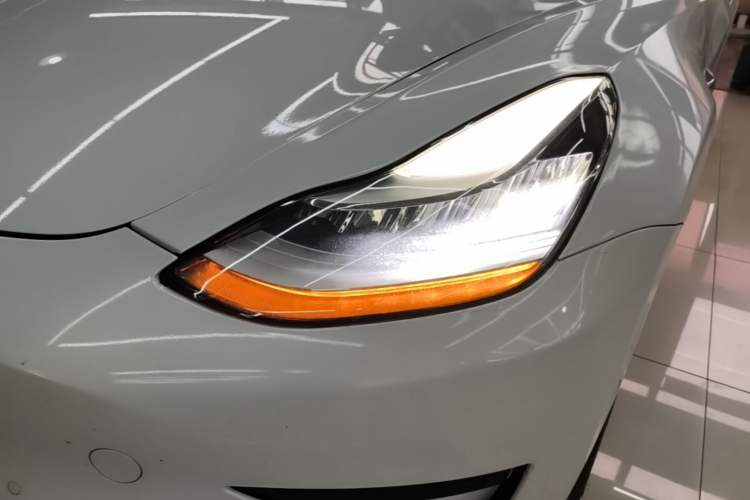 Used Tesla Model 3 2019 Standard Range Rear-Wheel Drive Upgraded Version (60 kWh) Left Front Headlight