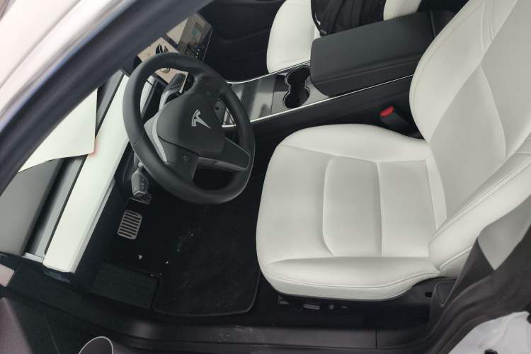 Used Tesla Model 3 2019 Long-Range Rear-Wheel-Drive Version Left Front Seat
