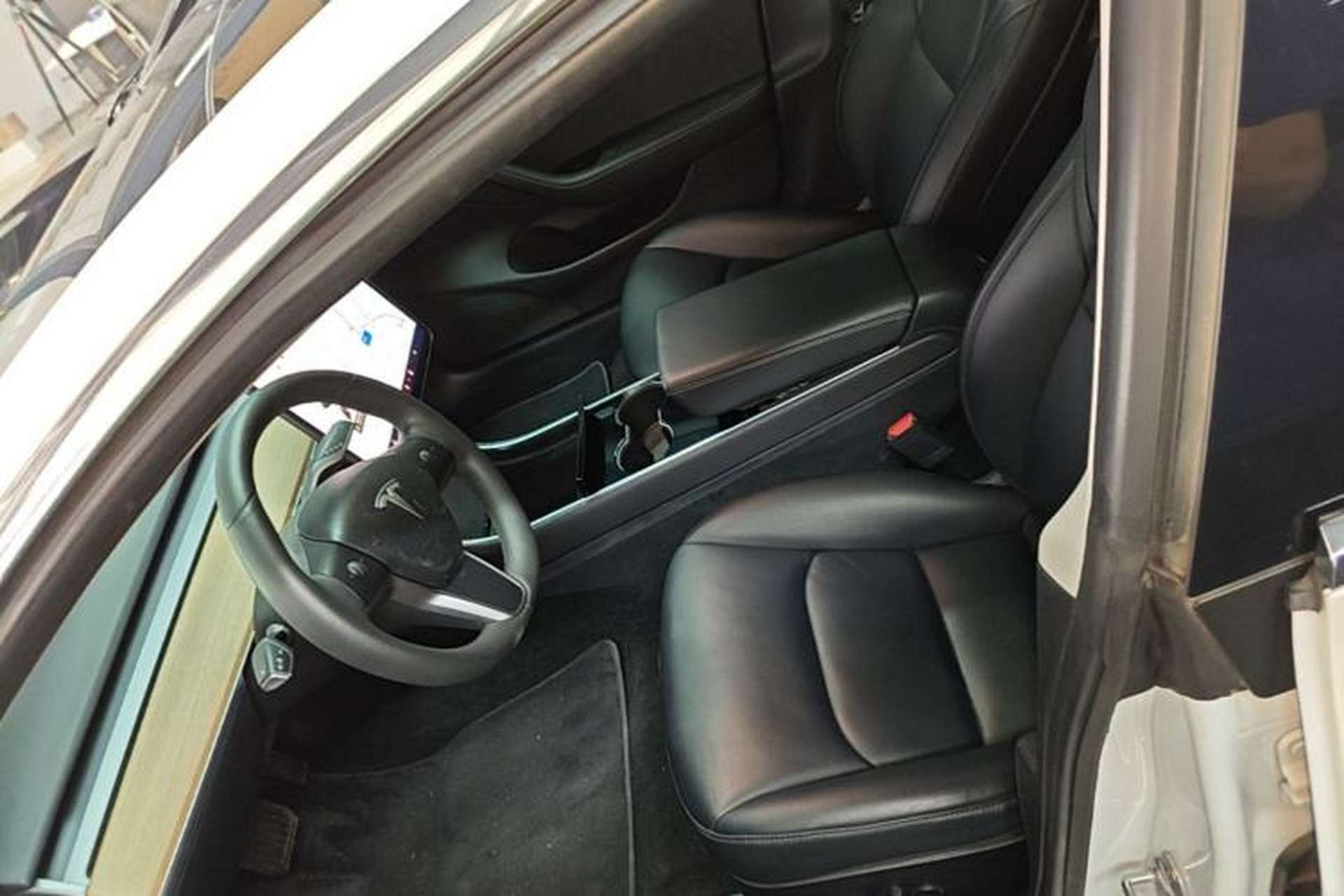 Used Tesla Model 3 2019 Standard Range Rear-Wheel Drive Upgraded Version (52 kWh) Left Front Seat