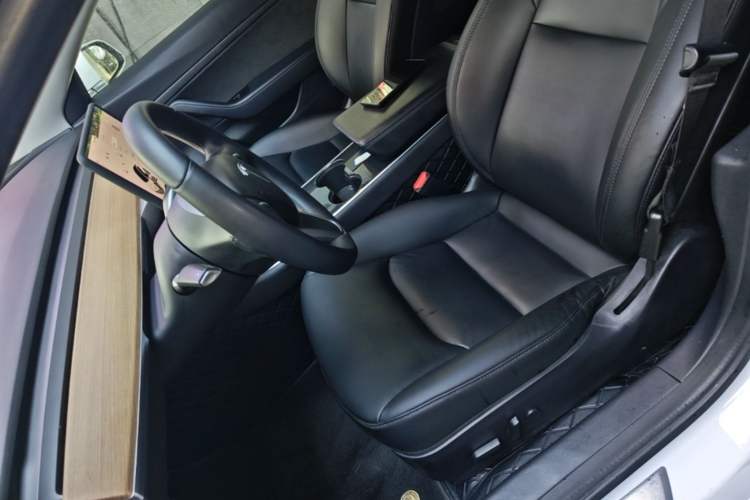 Used Tesla Model 3 2019 Standard Range Rear-Drive Upgraded Version Left Front Seat