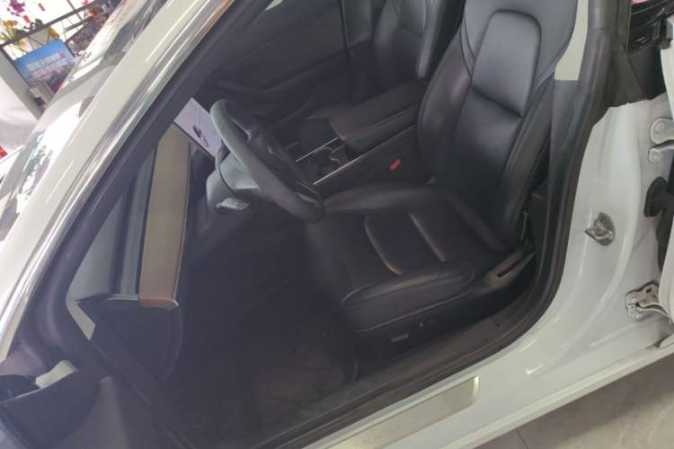Used Tesla Model 3 2019 Long-Range Rear-Wheel-Drive Version Left Front Seat