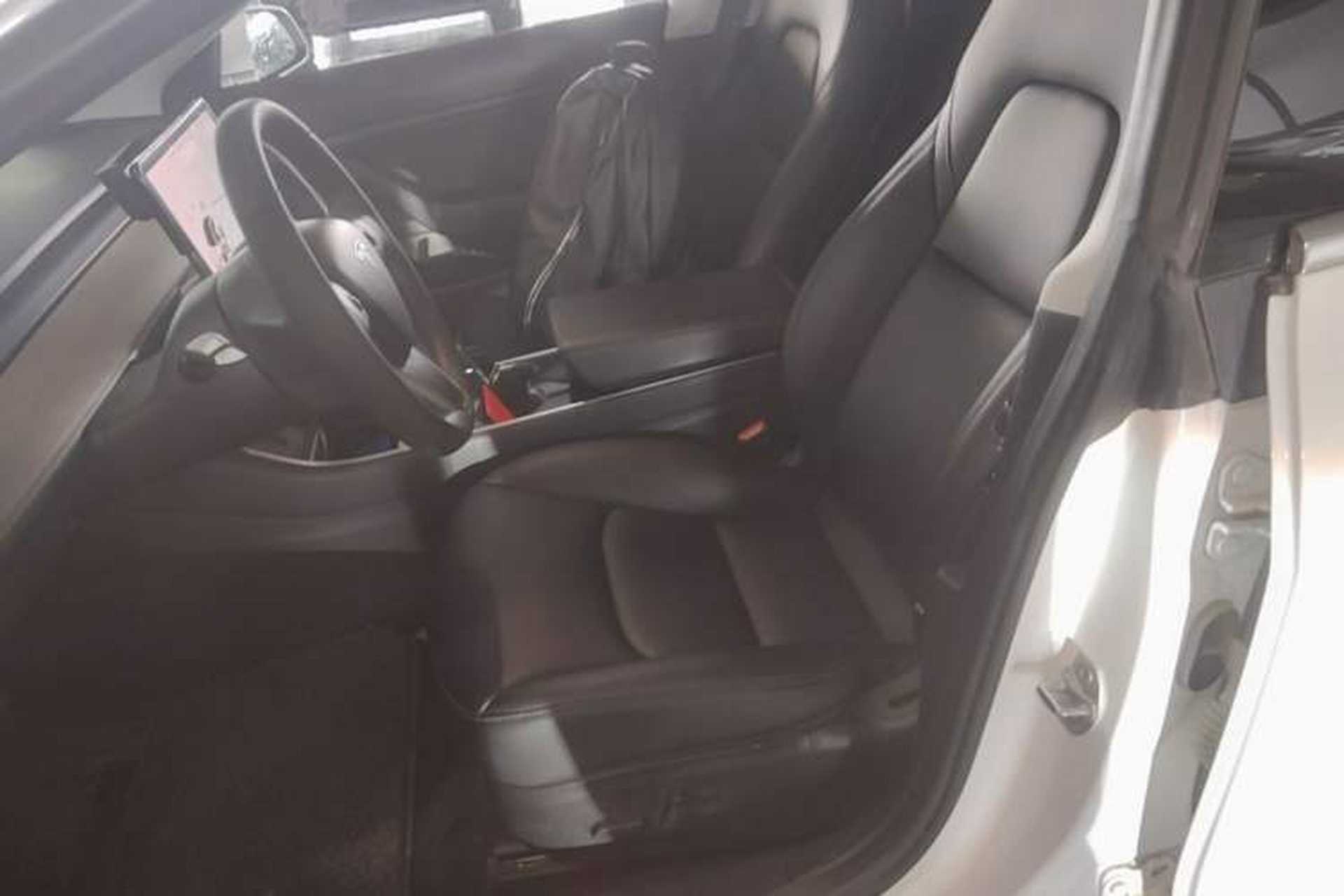 Used Tesla Model 3 2019 Long-Range Rear-Wheel-Drive Version Left Front Seat