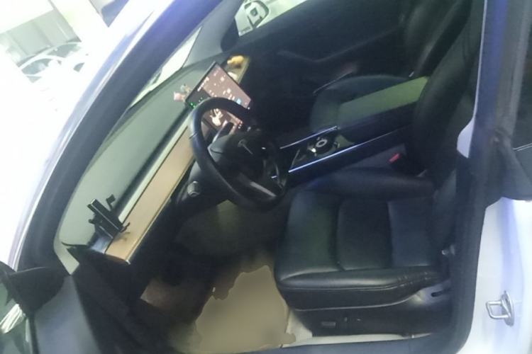 Used Tesla Model 3 2019 Long-Range Rear-Wheel-Drive Version Left Front Seat