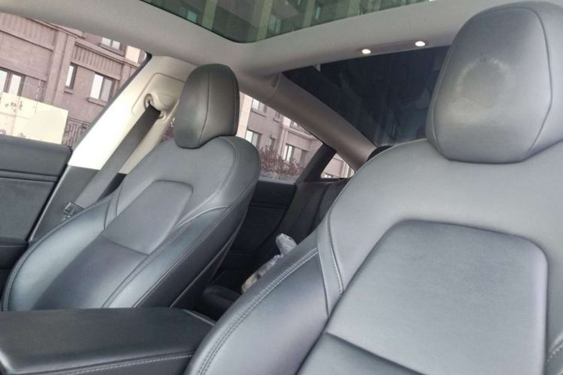 Used Tesla Model 3 2019 Long-Range All-Wheel-Drive Version Left Front Seat
