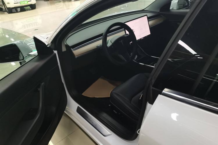 Used Tesla Model 3 2019 Long-Range All-Wheel-Drive Version Left Front Seat