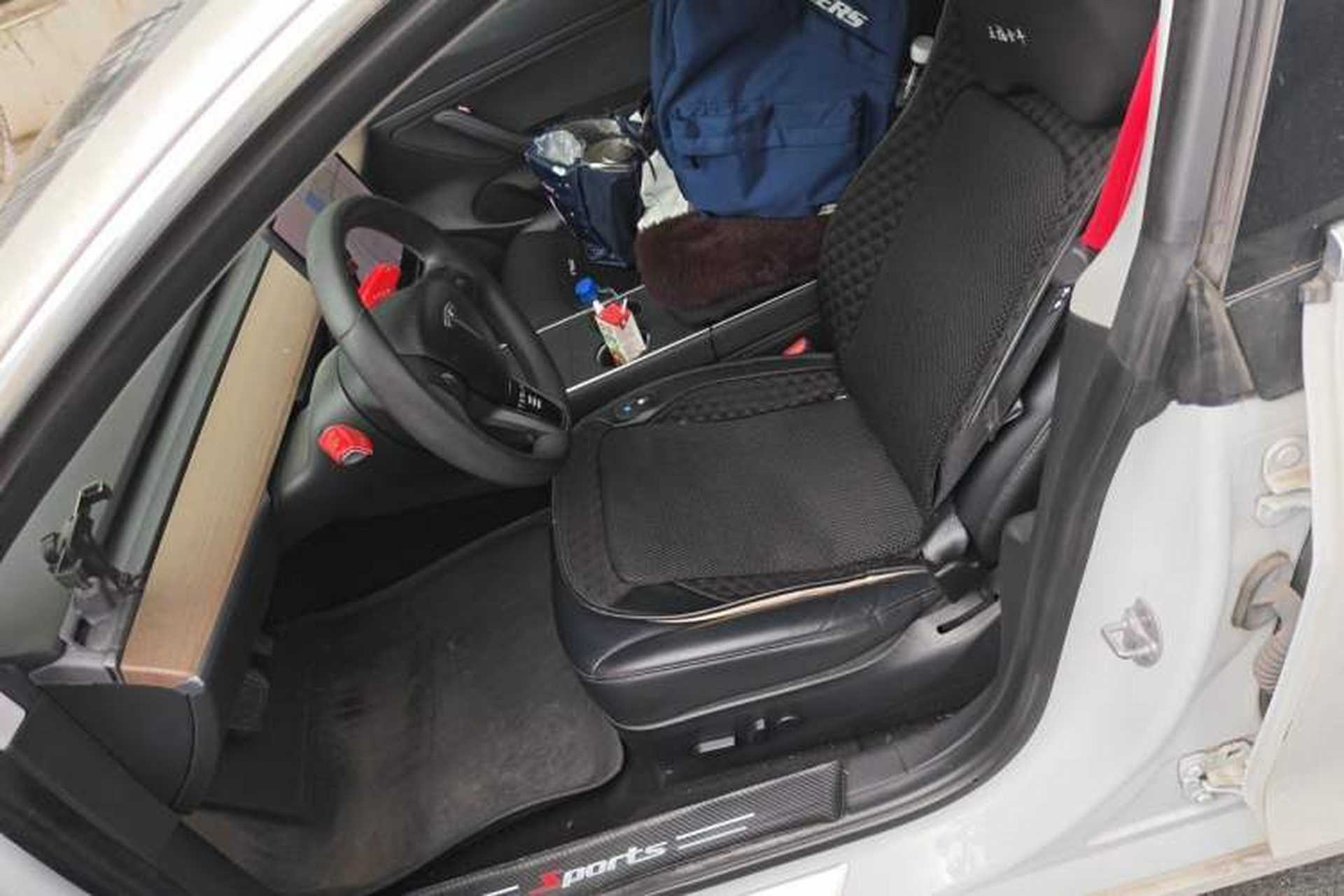Used Tesla Model 3 2019 Standard Range Rear-Wheel Drive Upgraded Version (60 kWh) Left Front Seat