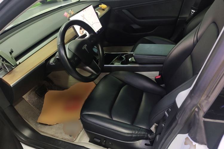 Used Tesla Model 3 2019 Long-Range Rear-Wheel-Drive Version Left Front Seat