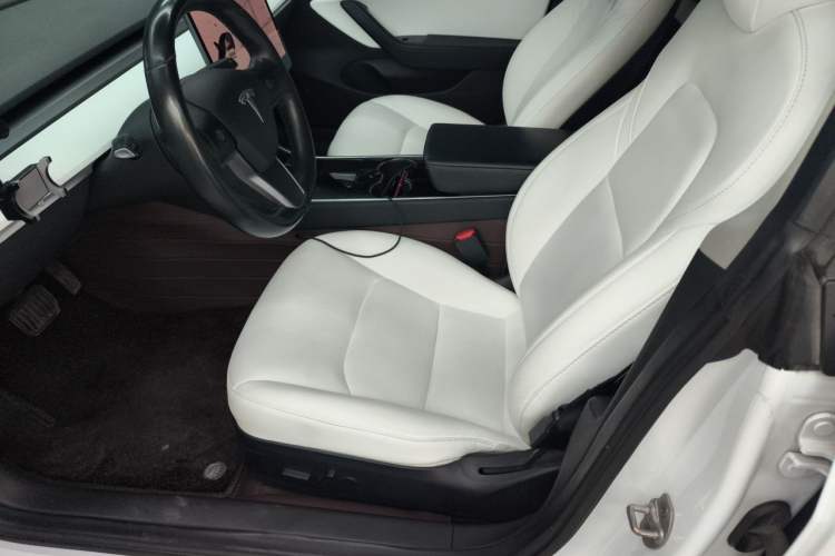 Used Tesla Model 3 2019 Long-Range Rear-Wheel-Drive Version Left Front Seat