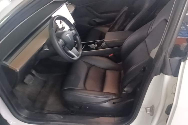 Used Tesla Model 3 2019 Long-Range Rear-Wheel-Drive Version Left Front Seat
