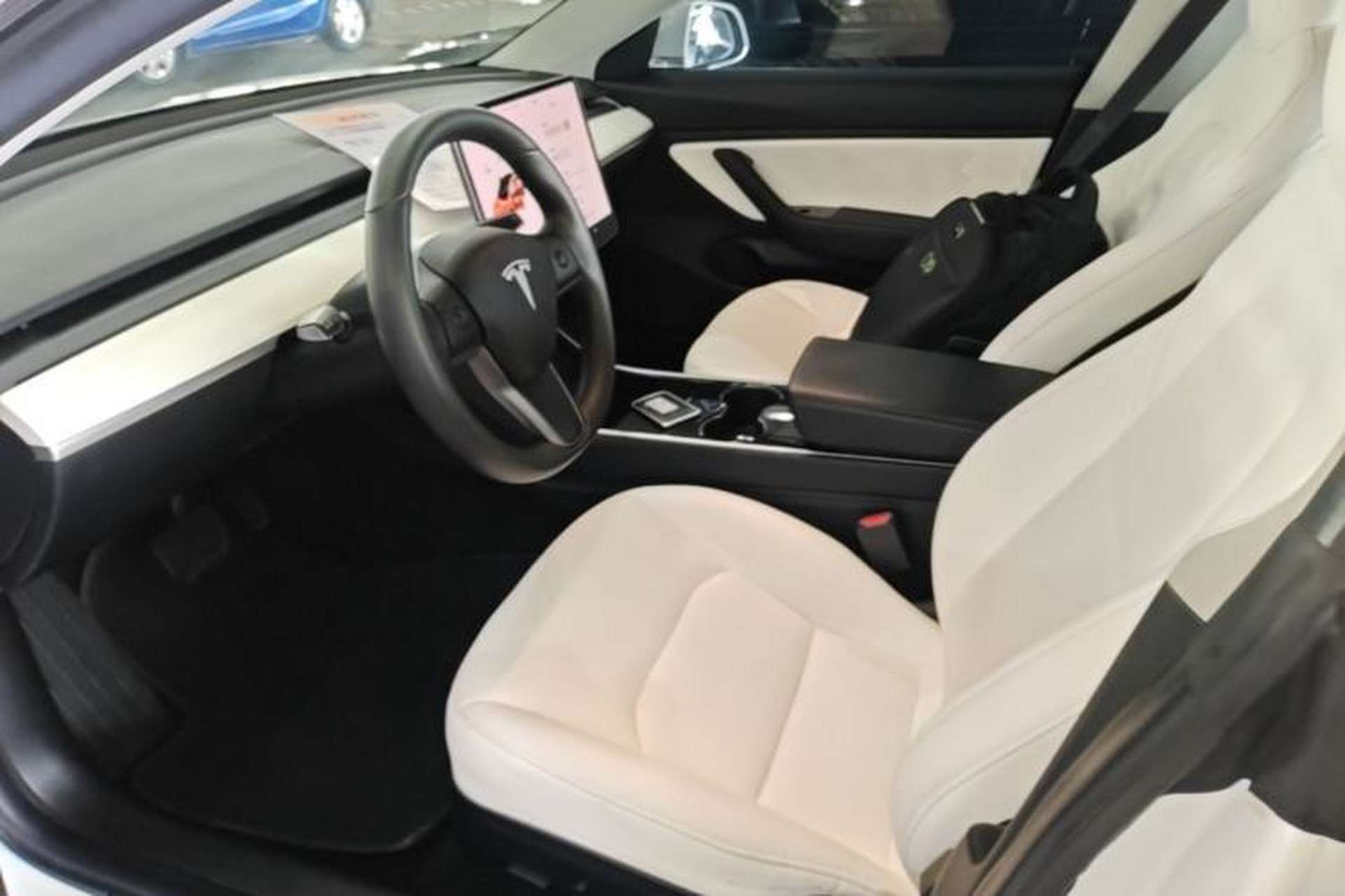 Used Tesla Model 3 2019 Long-Range Rear-Wheel-Drive Version Left Front Seat