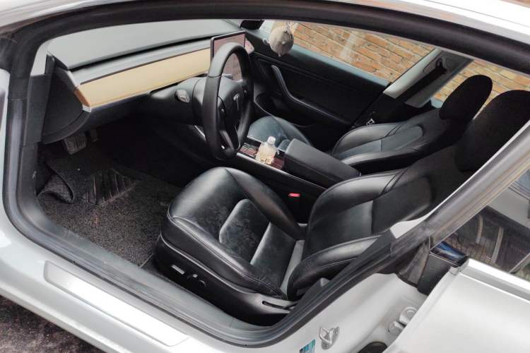 Used Tesla Model 3 2019 Standard Range Rear-Wheel Drive Upgraded Version (60 kWh) Left Front Seat