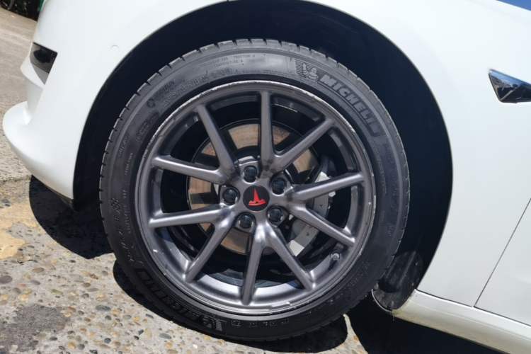 Used Tesla Model 3 2019 Standard Range Rear-Drive Upgraded Version Left Front Wheel Hub