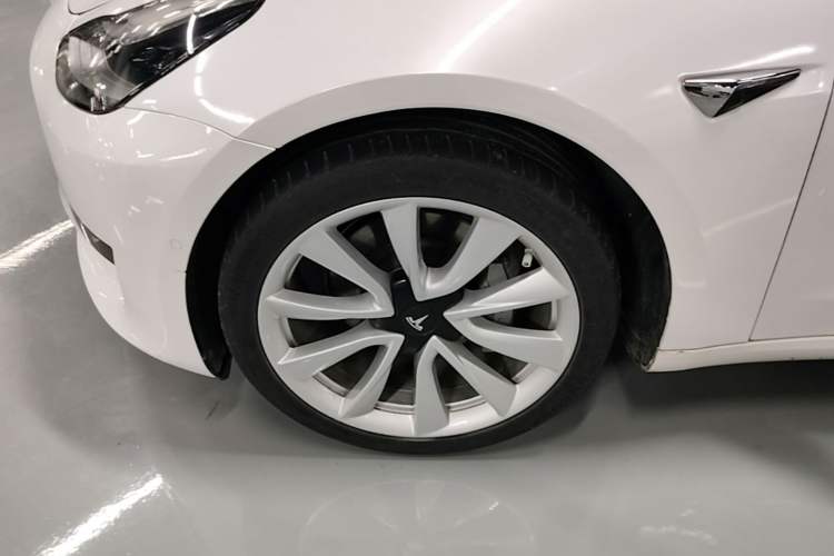Used Tesla Model 3 2019 Standard Range Rear-Drive Upgraded Version Left Front Wheel Hub