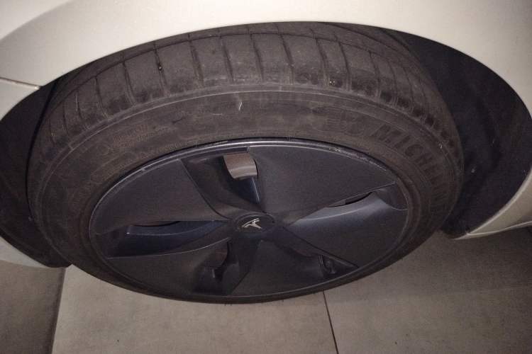 Used Tesla Model 3 2019 Long-Range Rear-Wheel-Drive Version Left Front Wheel Hub