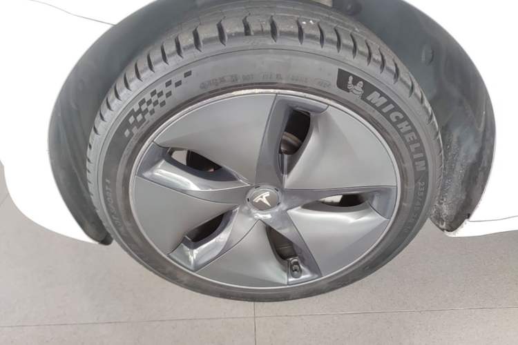 Used Tesla Model 3 2019 Standard Range Rear-Drive Upgraded Version Left Front Wheel Hub
