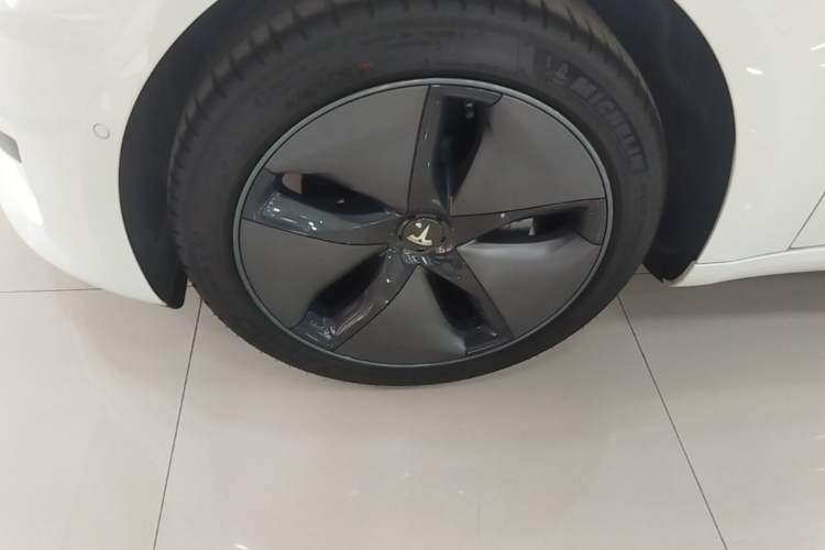 Used Tesla Model 3 2019 Standard Range Rear-Drive Upgraded Version Left Front Wheel Hub