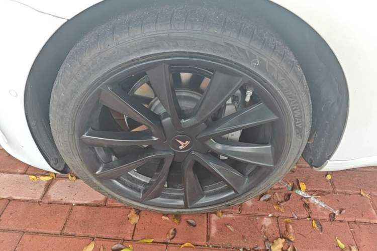 Used Tesla Model 3 2019 Long-Range Rear-Wheel-Drive Version Left Front Wheel Hub