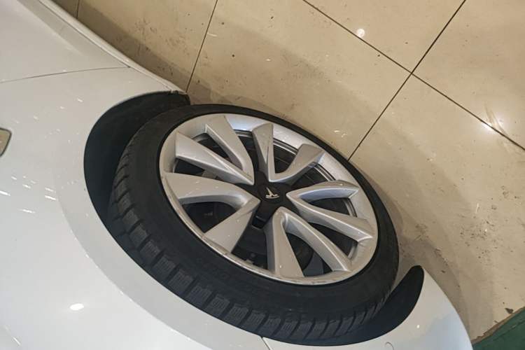 Used Tesla Model 3 2019 Standard Range Rear-Drive Upgraded Version Left Front Wheel Hub