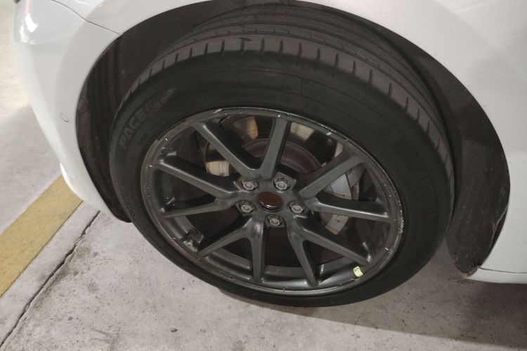Used Tesla Model 3 2019 Standard Range Rear-Wheel Drive Upgraded Version (60 kWh) Left Front Wheel Hub