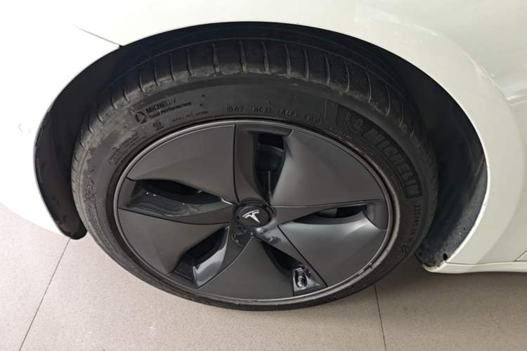 Used Tesla Model 3 2019 Long-Range Rear-Wheel-Drive Version Left Front Wheel Hub