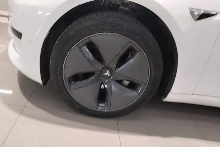 Used Tesla Model 3 2019 Standard Range Rear-Drive Upgraded Version Left Front Wheel Hub