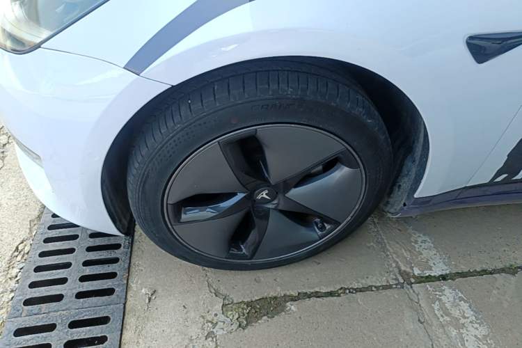 Used Tesla Model 3 2019 Long-Range Rear-Wheel-Drive Version Left Front Wheel Hub