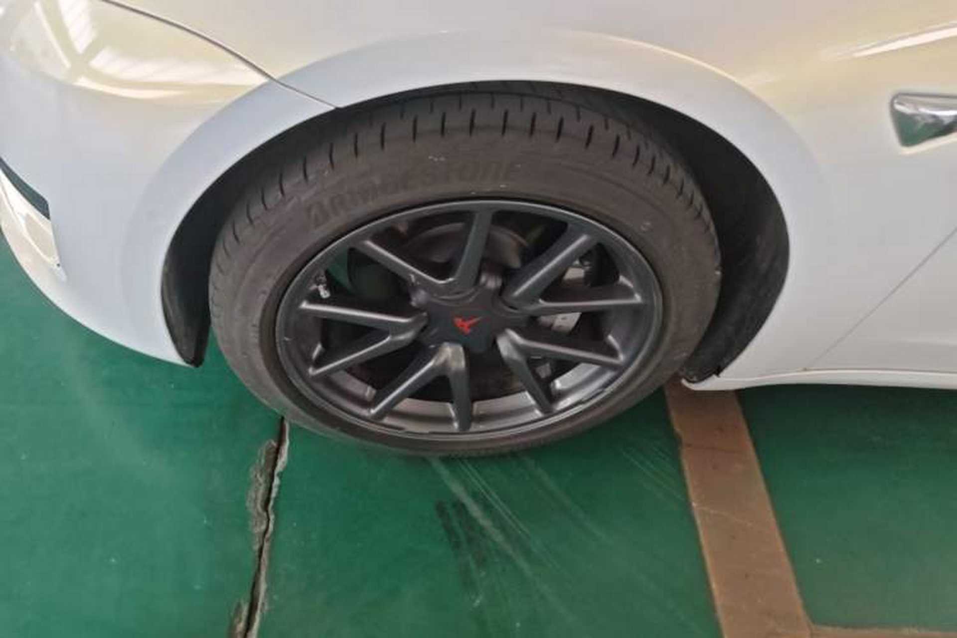 Used Tesla Model 3 2019 Standard Range Rear-Drive Upgraded Version Left Front Wheel Hub