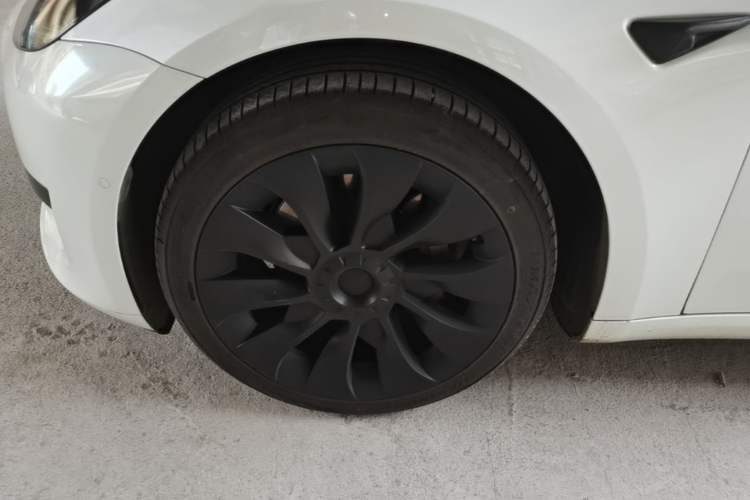 Used Tesla Model 3 2019 Standard Range Rear-Drive Upgraded Version Left Front Wheel Hub