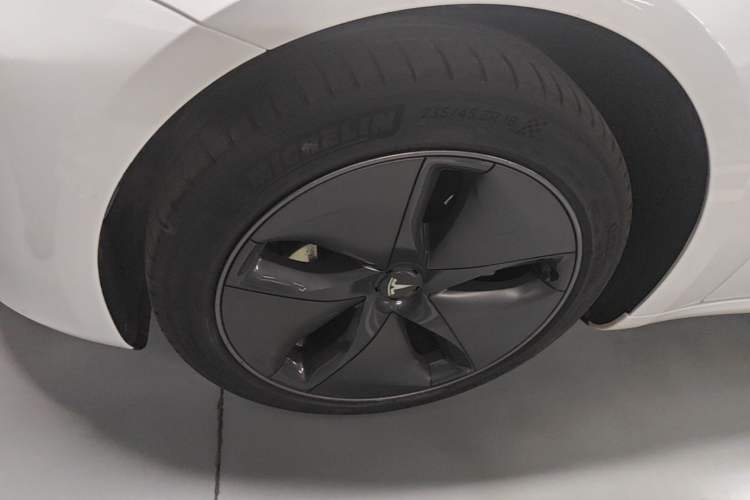 Used Tesla Model 3 2019 Standard Range Rear-Drive Upgraded Version Left Front Wheel Hub