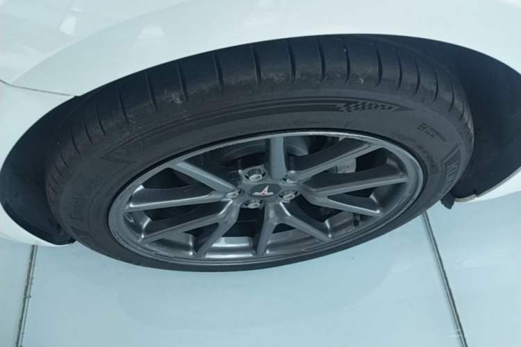 Used Tesla Model 3 2019 Standard Range Rear-Drive Upgraded Version Left Front Wheel Hub