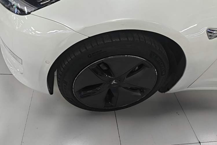 Used Tesla Model 3 2019 Long-Range Rear-Wheel-Drive Version Left Front Wheel Hub