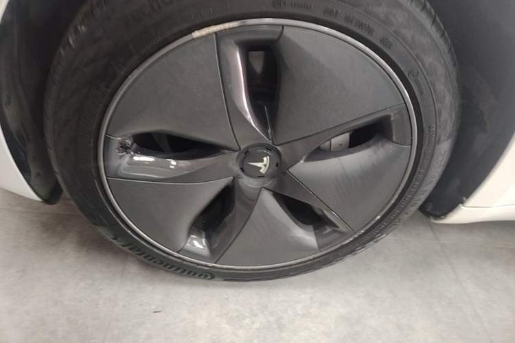 Used Tesla Model 3 2019 Standard Range Rear-Drive Upgraded Version Left Front Wheel Hub