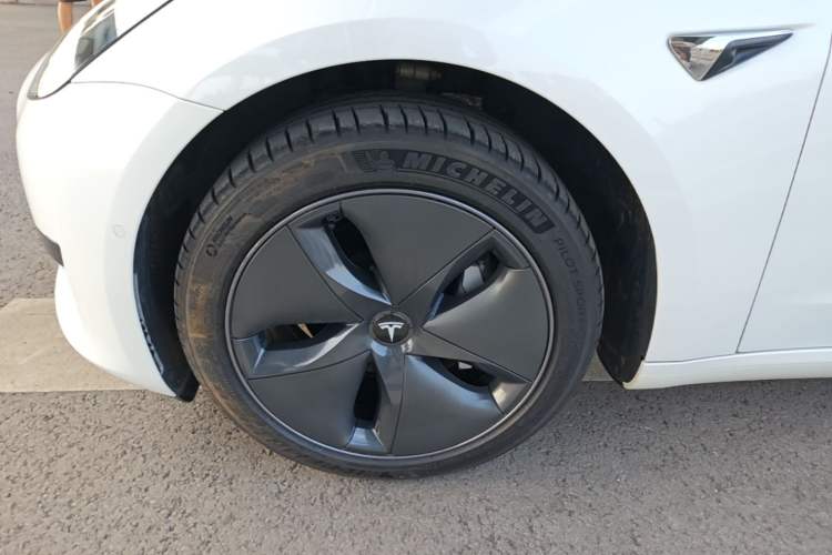 Used Tesla Model 3 2019 Standard Range Rear-Drive Upgraded Version Left Front Wheel Hub