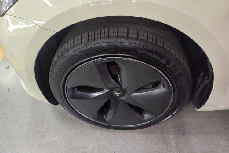 Used Tesla Model 3 2019 Standard Range Rear-Drive Upgraded Version Left Front Wheel Hub