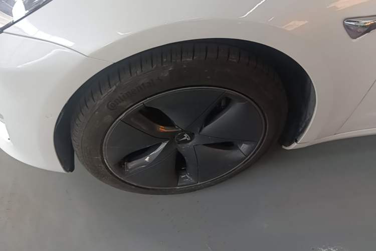 Used Tesla Model 3 2019 Long-Range Rear-Wheel-Drive Version Left Front Wheel Hub