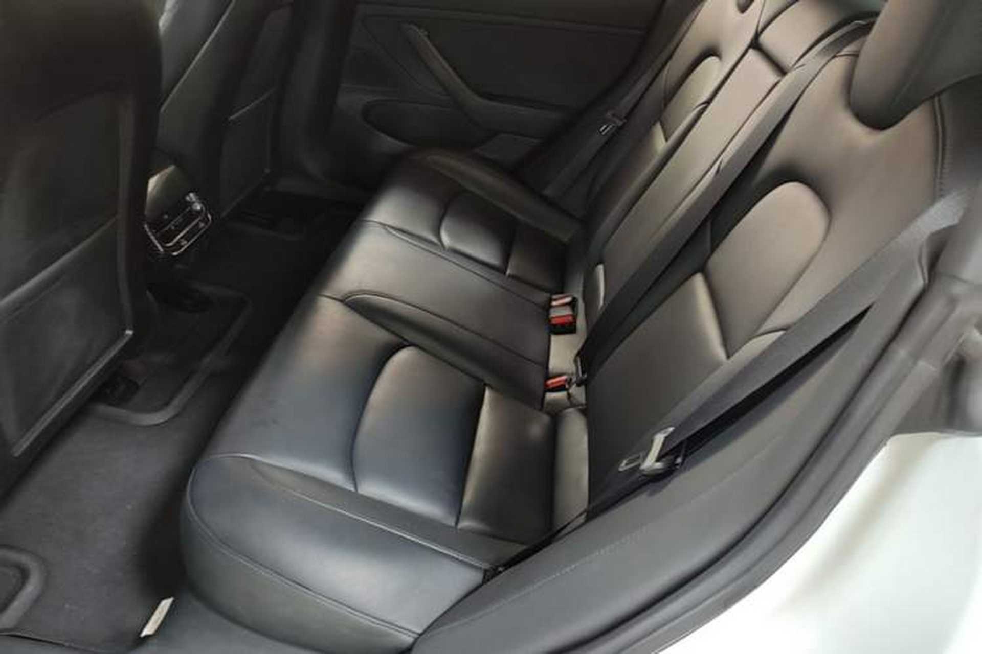 Used Tesla Model 3 2019 Long-Range Rear-Wheel-Drive Version Left Rear Seat