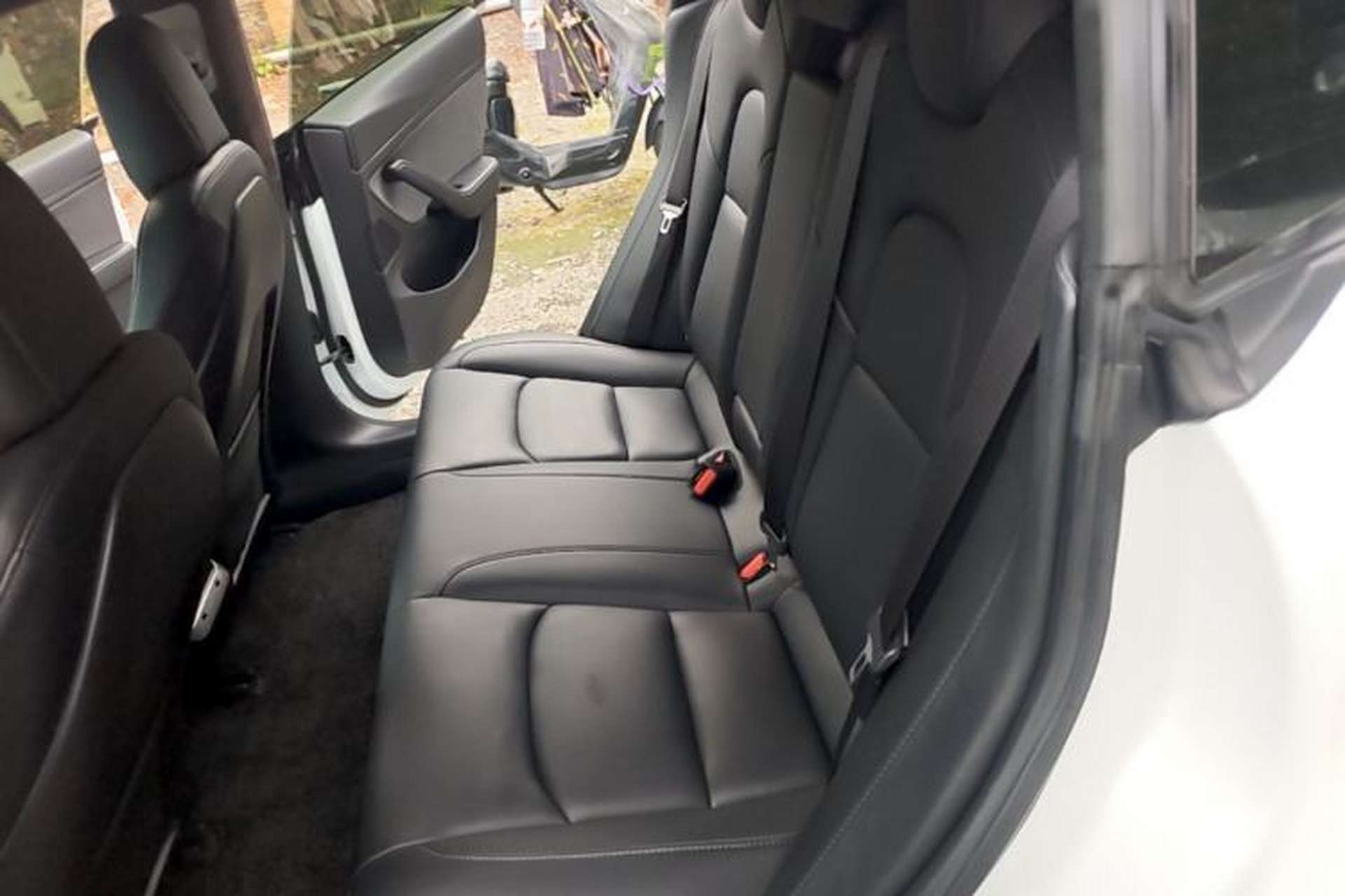 Used Tesla Model 3 2019 Long-Range Rear-Wheel-Drive Version Left Rear Seat