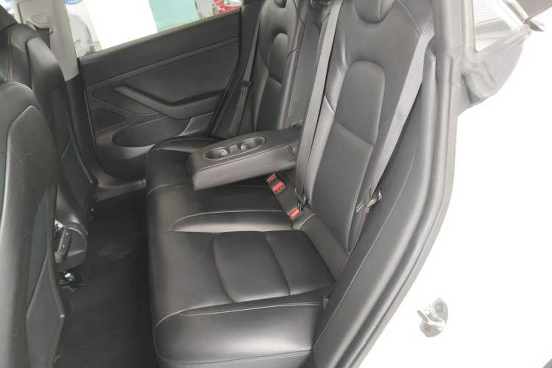 Used Tesla Model 3 2019 Standard Range Rear-Wheel Drive Upgraded Version (60 kWh) Left Rear Seat